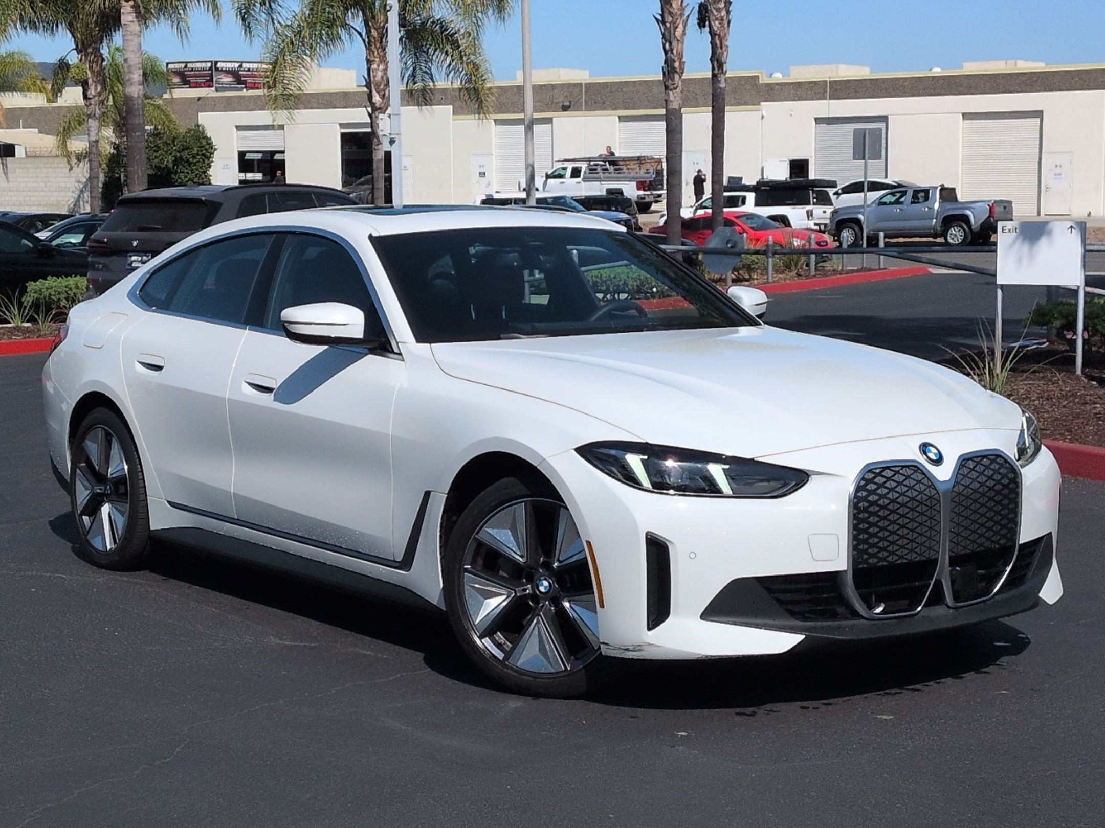 Certified 2025 BMW i4 eDrive40 w/ Premium Package RWD image 2