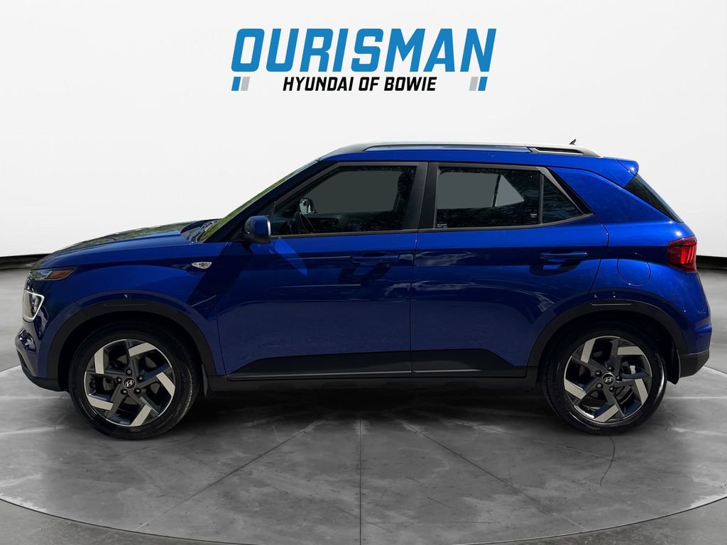Used 2023 Hyundai Venue Limited FWD image 3
