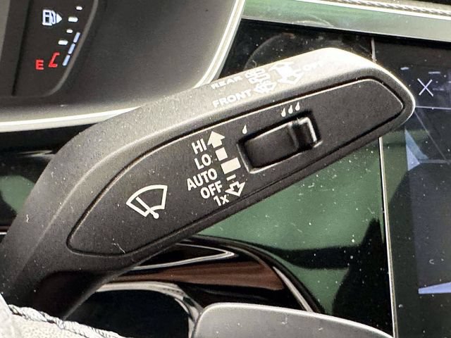 Used 2025 Audi Q3 2.0T Premium w/ Convenience Package AWD/4WD image 33
