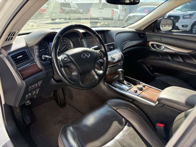 Used 2017 INFINITI Q70 L 3.7 w/ Deluxe Touring Package image 3