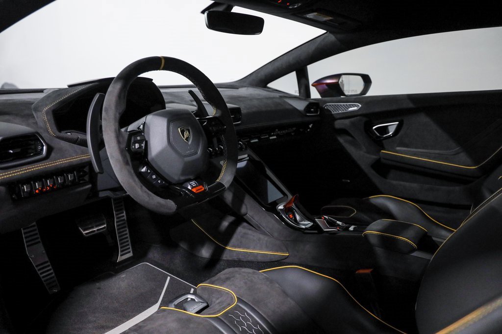Used 2023 Lamborghini Huracan Sterrato image 33