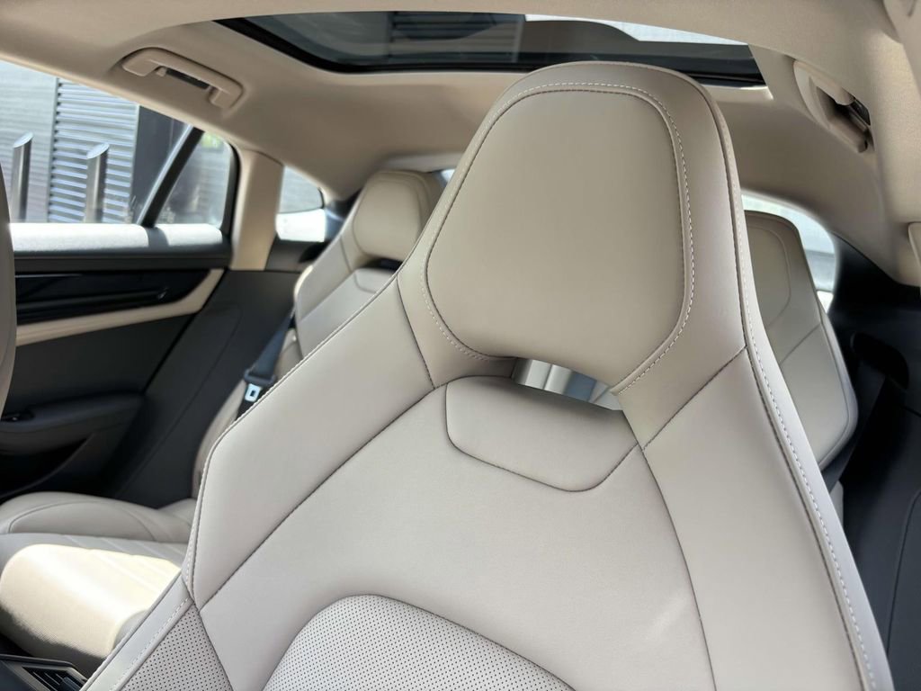 New 2025 Porsche Panamera image 21