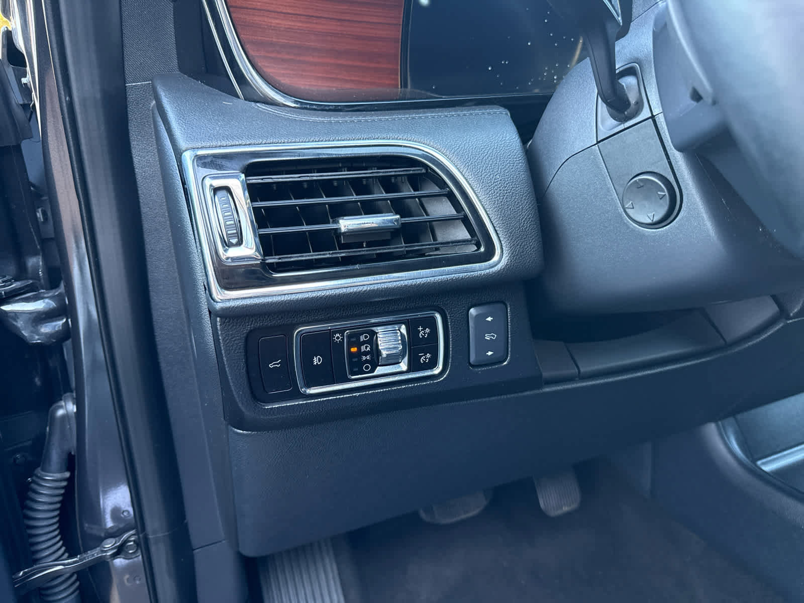 Used 2023 Lincoln Navigator Reserve image 11