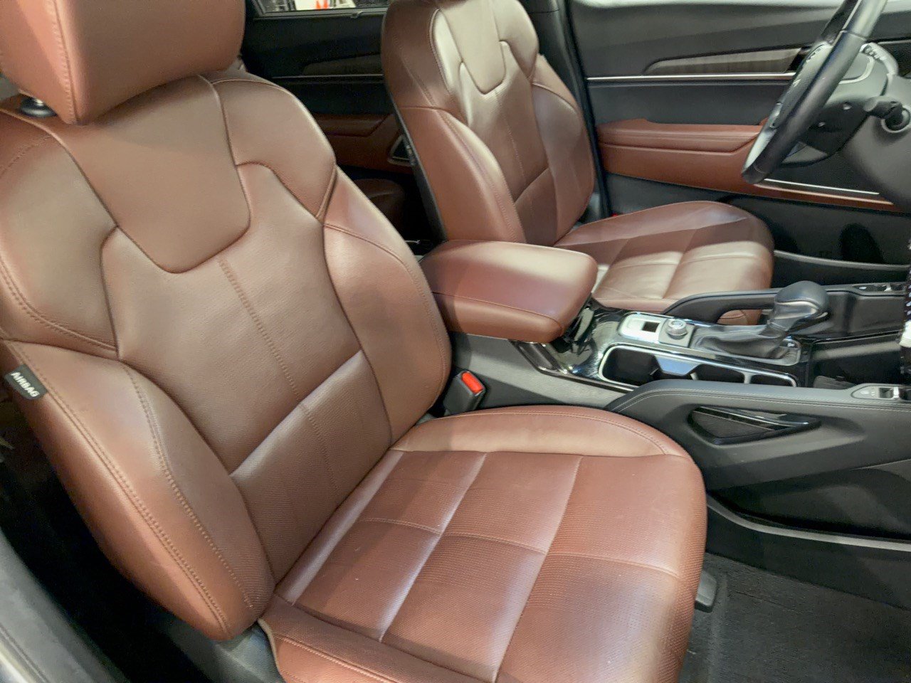 Used 2024 Kia Telluride EX w/ EX Captain's Chair Package FWD image 30