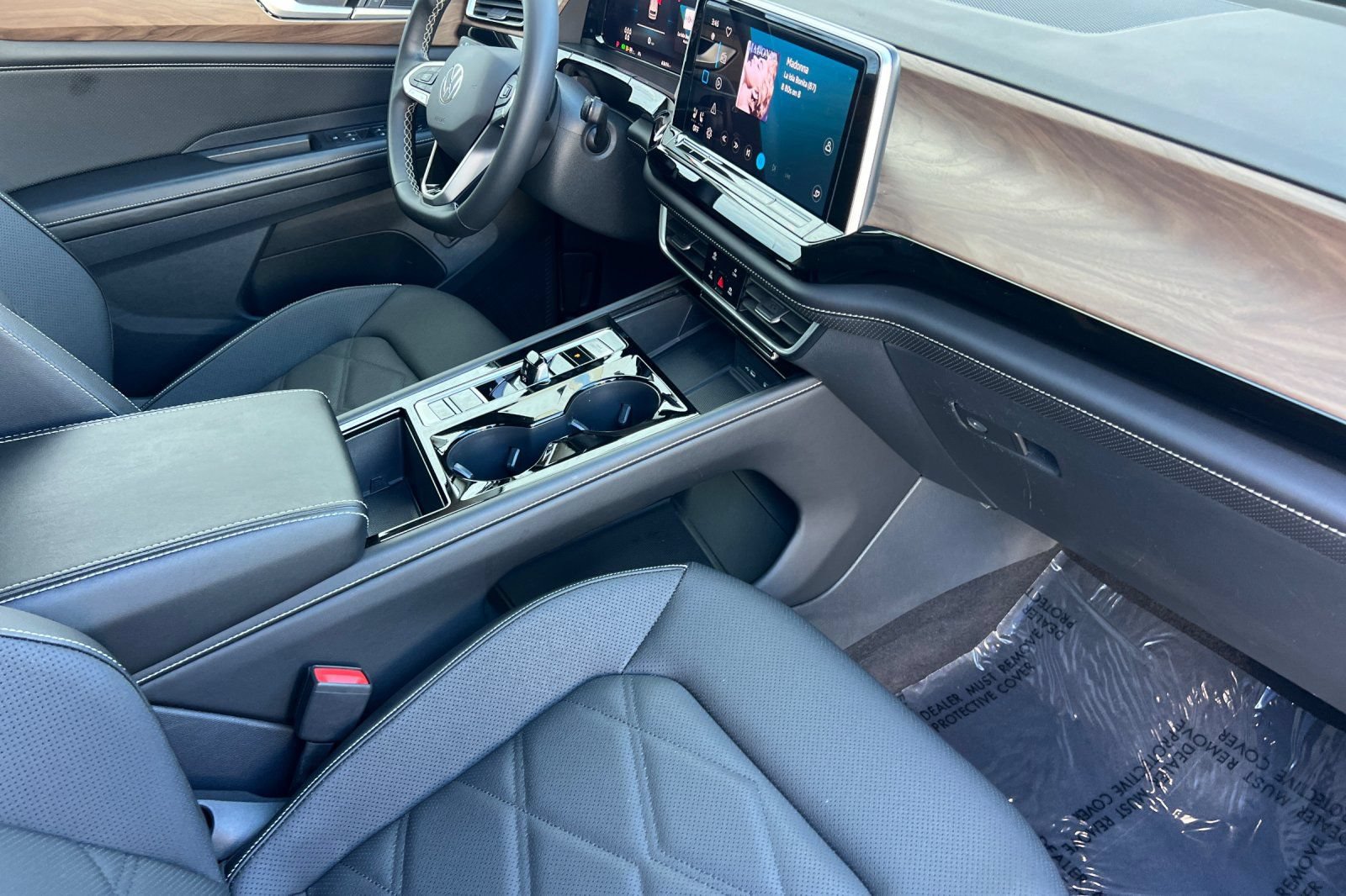 Used 2024 Volkswagen Atlas SE FWD image 19