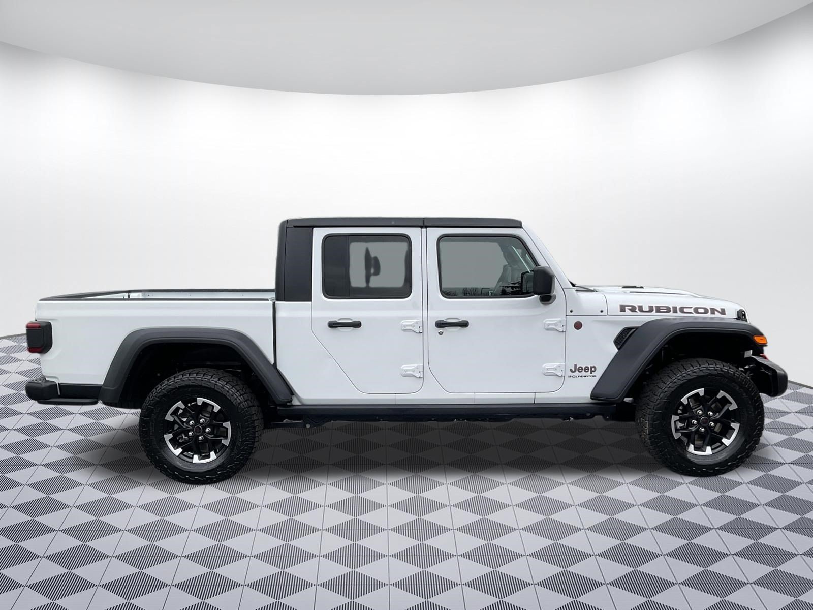 Used 2026 Jeep Gladiator Rubicon AWD/4WD image 2