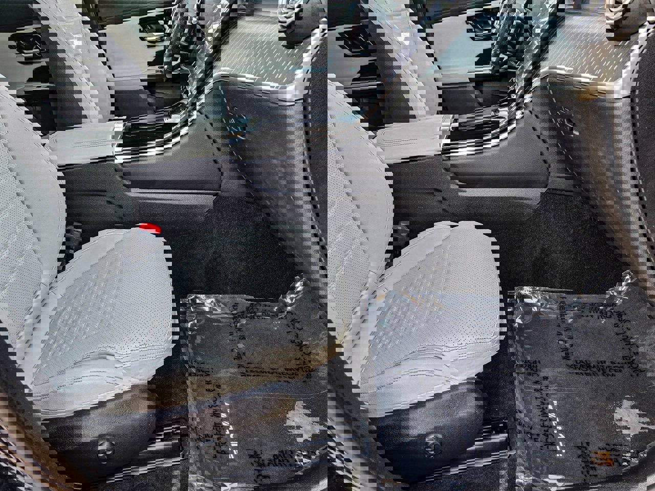 Used 2023 Mercedes-Benz GLC 300 GLC 300 image 37