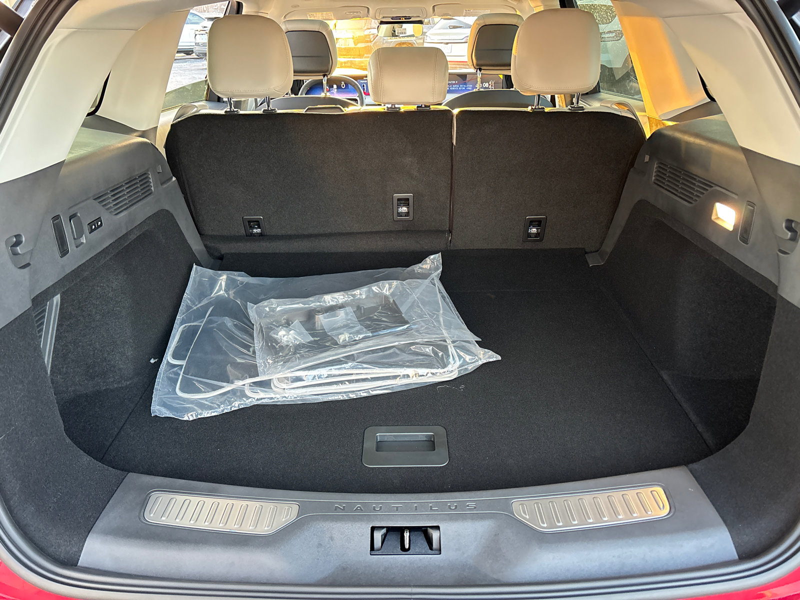 New 2026 Lincoln Nautilus Reserve w/ Jet Appearance Package image 9