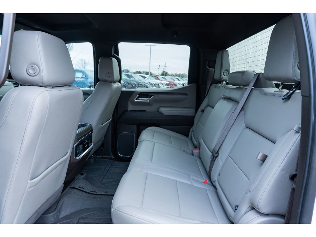 Used 2023 GMC Sierra 1500 SLT w/ SLT Premium Package AWD/4WD image 13