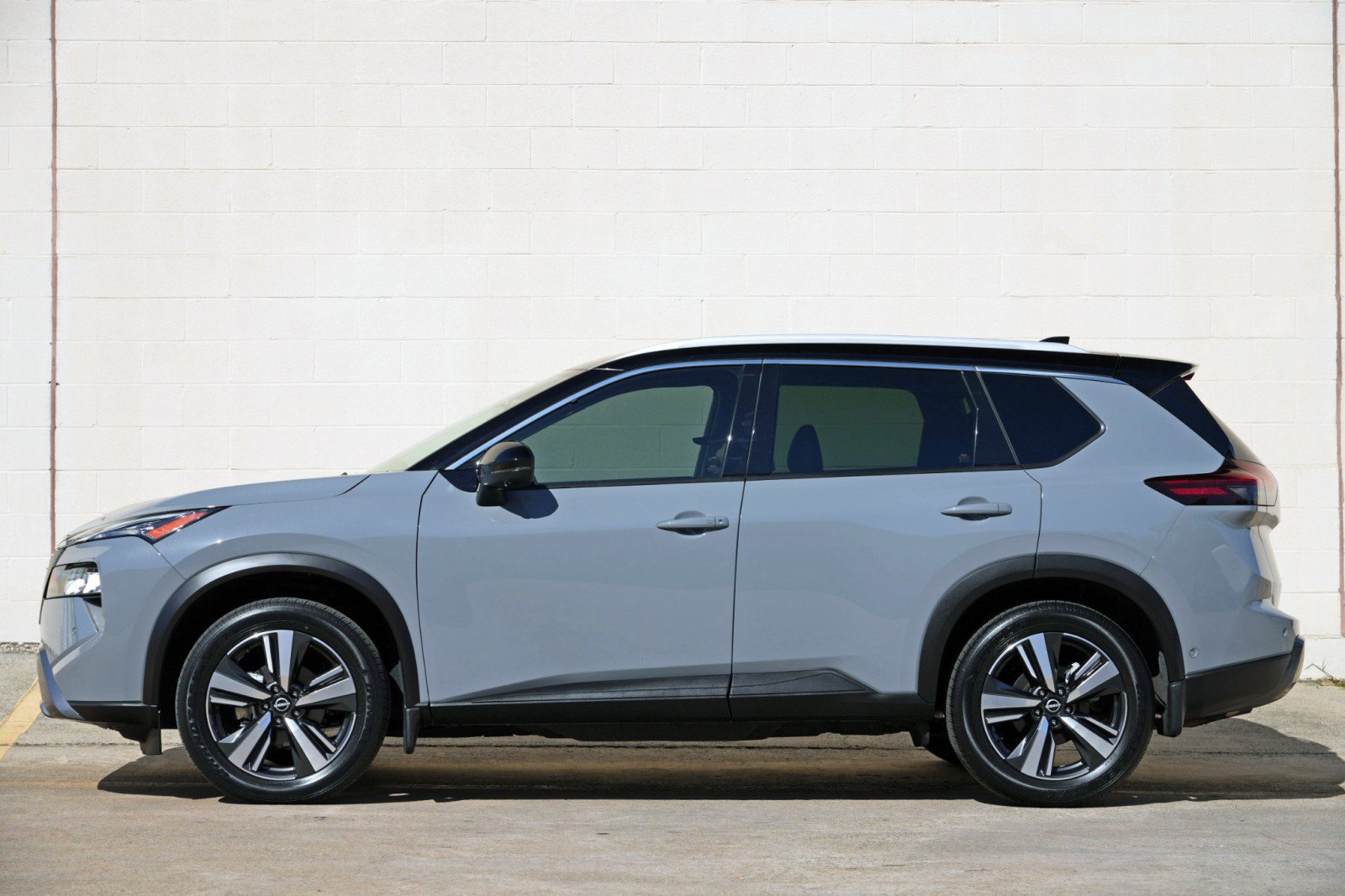 Used 2024 Nissan Rogue SL FWD image 8