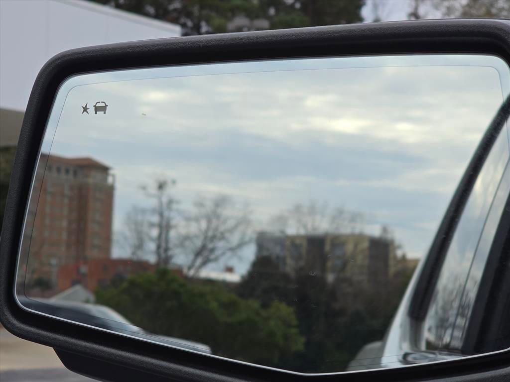 Certified 2022 GMC Sierra 1500 AT4 w/ AT4 Premium Package image 17