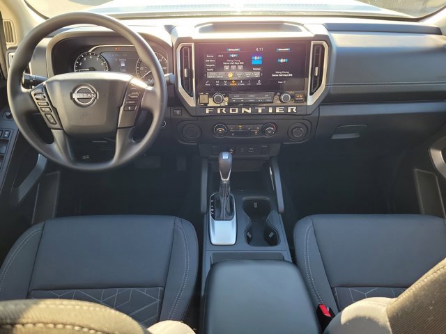 Certified 2025 Nissan Frontier SV image 17