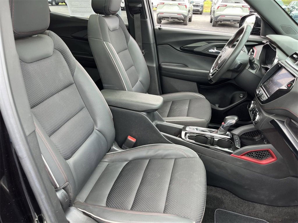 Certified 2023 Chevrolet TrailBlazer RS w/ Sun and Liftgate Package image 28