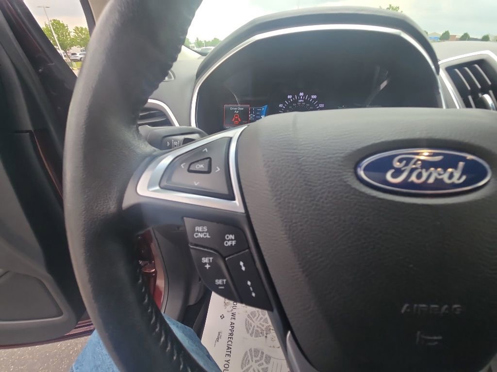 Used 2018 Ford Edge Titanium w/ Equipment Group 302A AWD/4WD image 17
