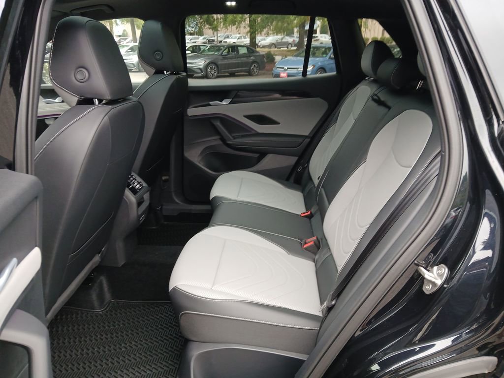 New 2026 Volkswagen Tiguan SE R-Line image 24