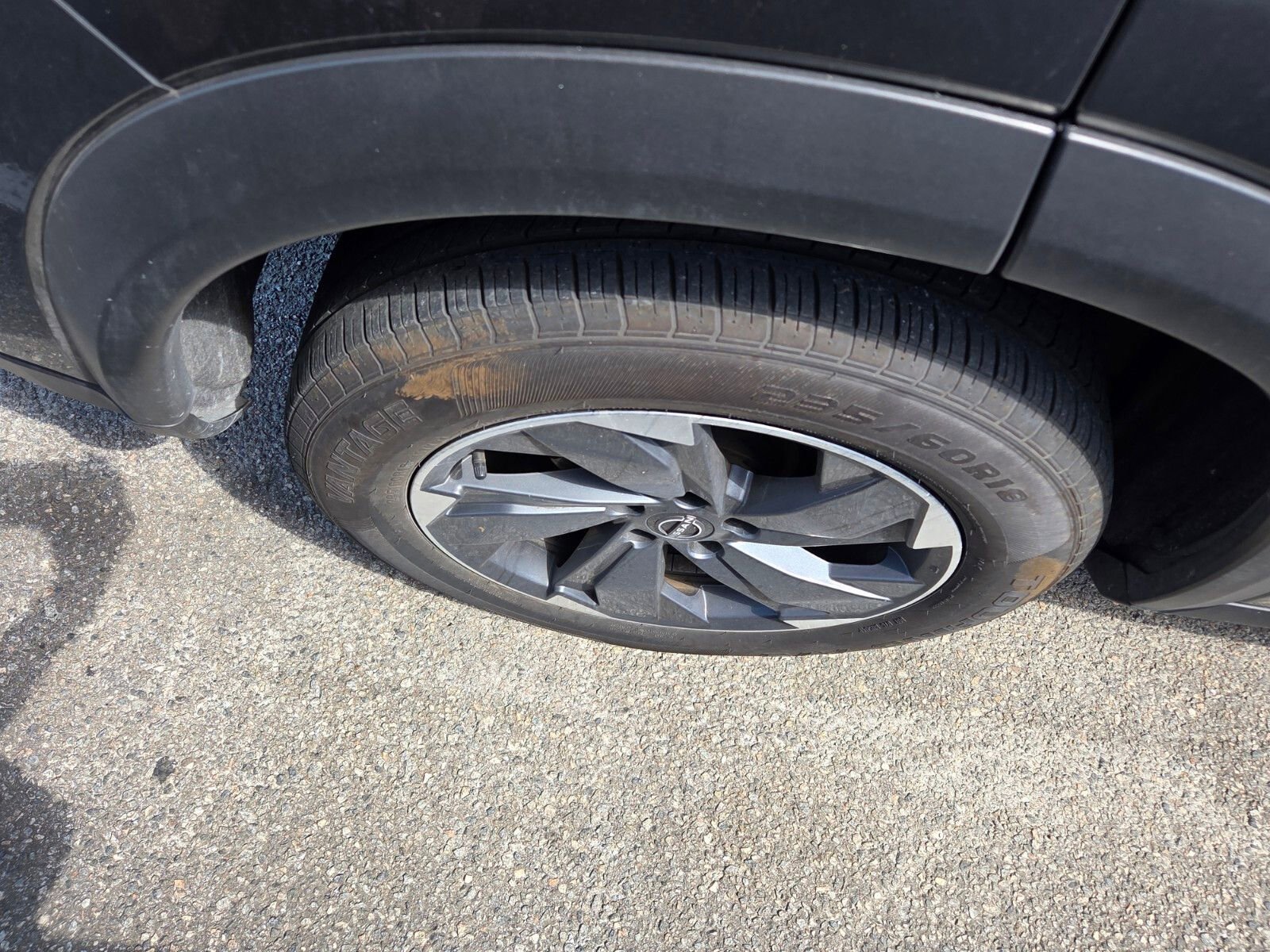 Used 2025 Nissan Rogue SV image 10
