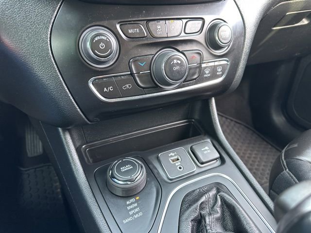 Used 2022 Jeep Cherokee Latitude image 41