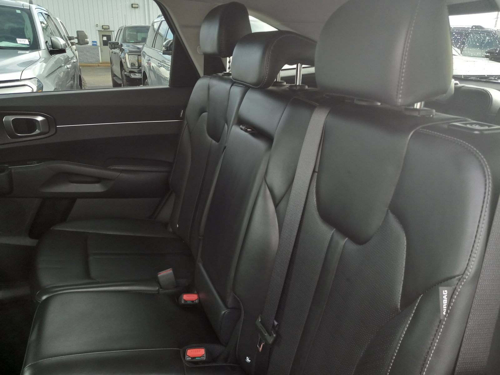 Used 2025 Kia Sorento S AWD/4WD image 13