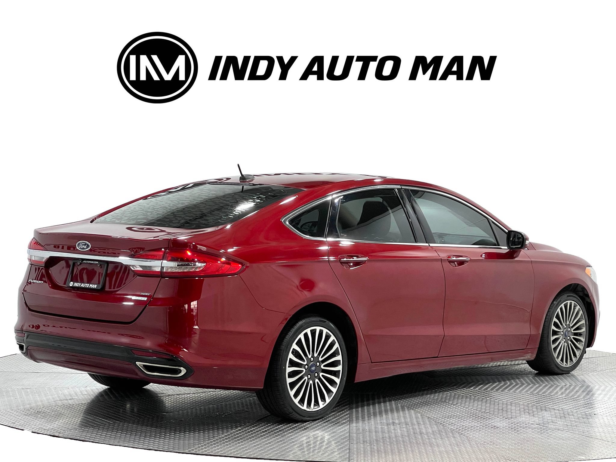 Used 2018 Ford Fusion SE w/ Fusion SE Technology Package FWD image 4
