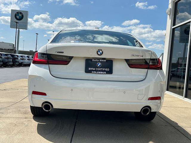 Used 2024 BMW 330i xDrive Sedan w/ Premium Package AWD/4WD image 8