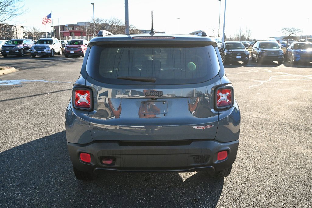 Used 2015 Jeep Renegade Trailhawk image 4