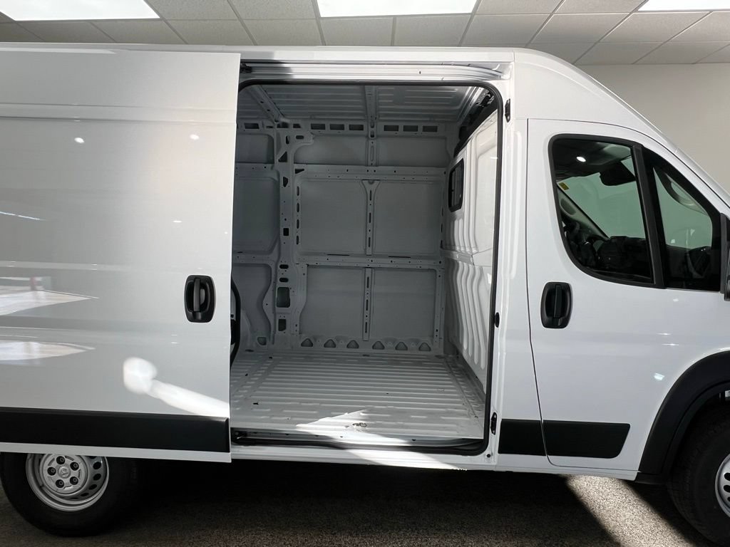 New 2026 RAM ProMaster 2500 w/ Storage Group FWD image 7