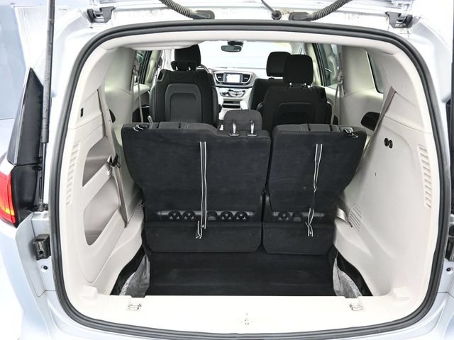 Used 2023 Chrysler Voyager LX FWD image 35
