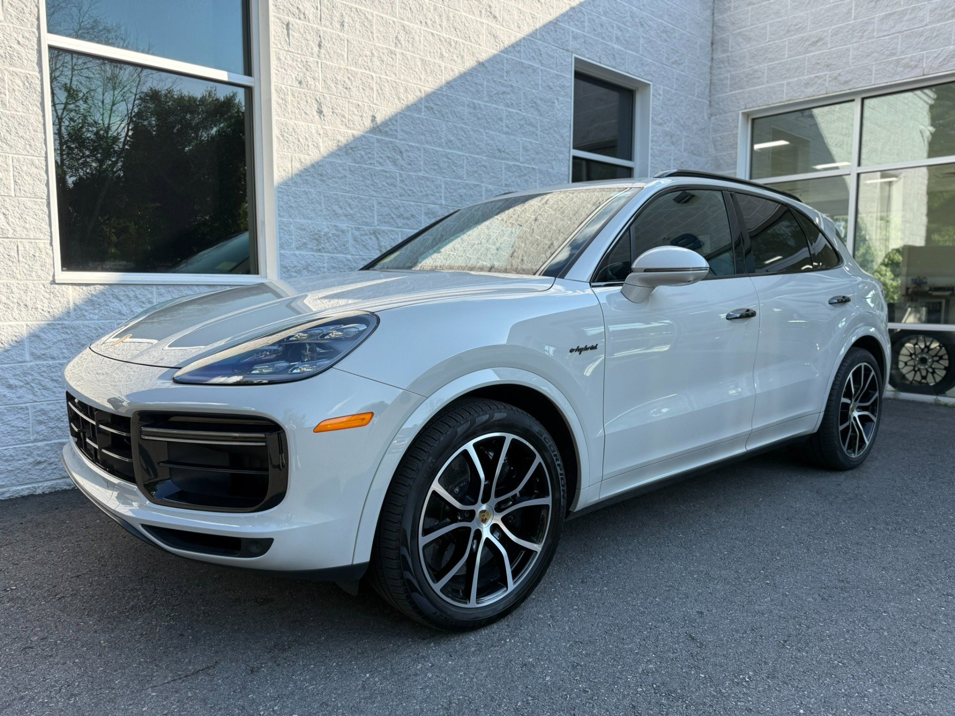 Used 2021 Porsche Cayenne Turbo S image 3
