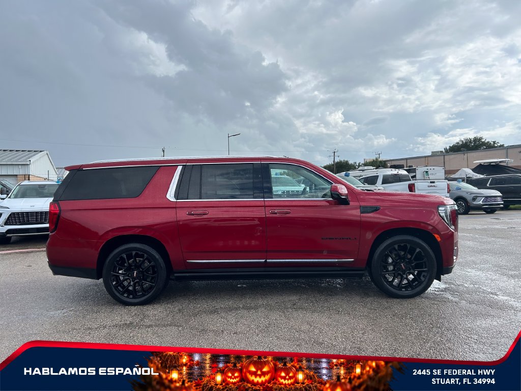 Used 2024 GMC Yukon XL Denali w/ Denali Reserve Package AWD/4WD image 8
