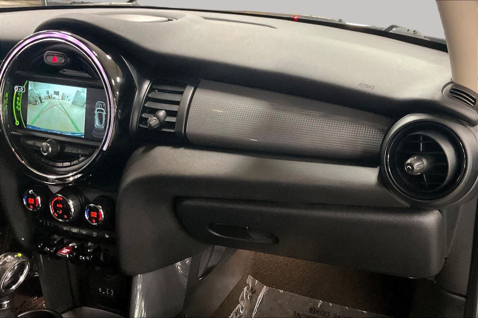 Used 2017 MINI Cooper 2-Door Hardtop FWD image 17