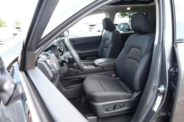 Certified 2025 Nissan Pathfinder SV w/ SV Premium Package FWD image 10