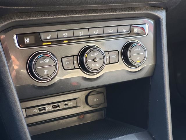 Used 2018 Volkswagen Tiguan SE AWD/4WD image 22