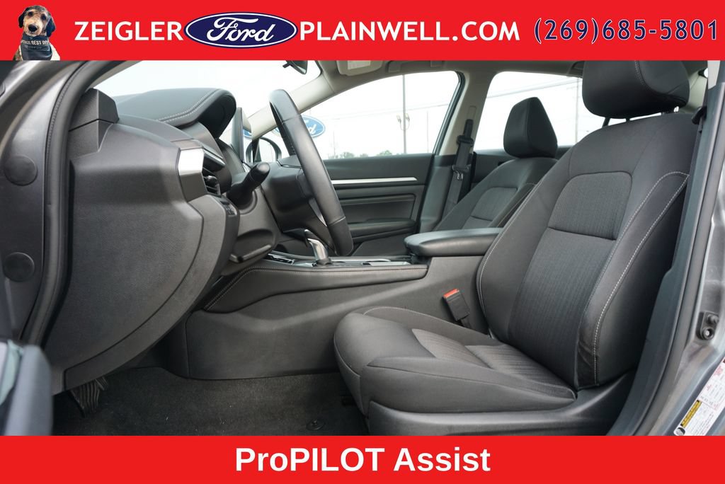 Used 2023 Nissan Altima 2.5 SV w/ SV Premium Package AWD/4WD image 16