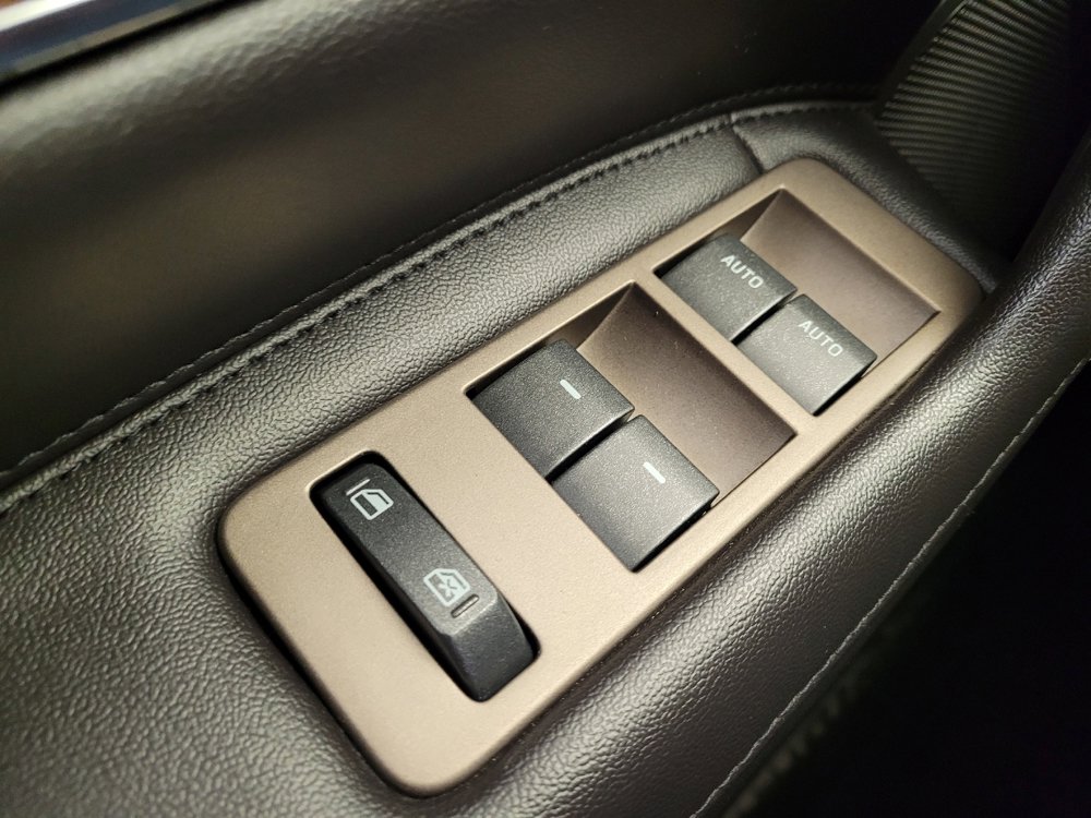 Used 2014 Lincoln MKX AWD w/ Equipment Group 102A image 27