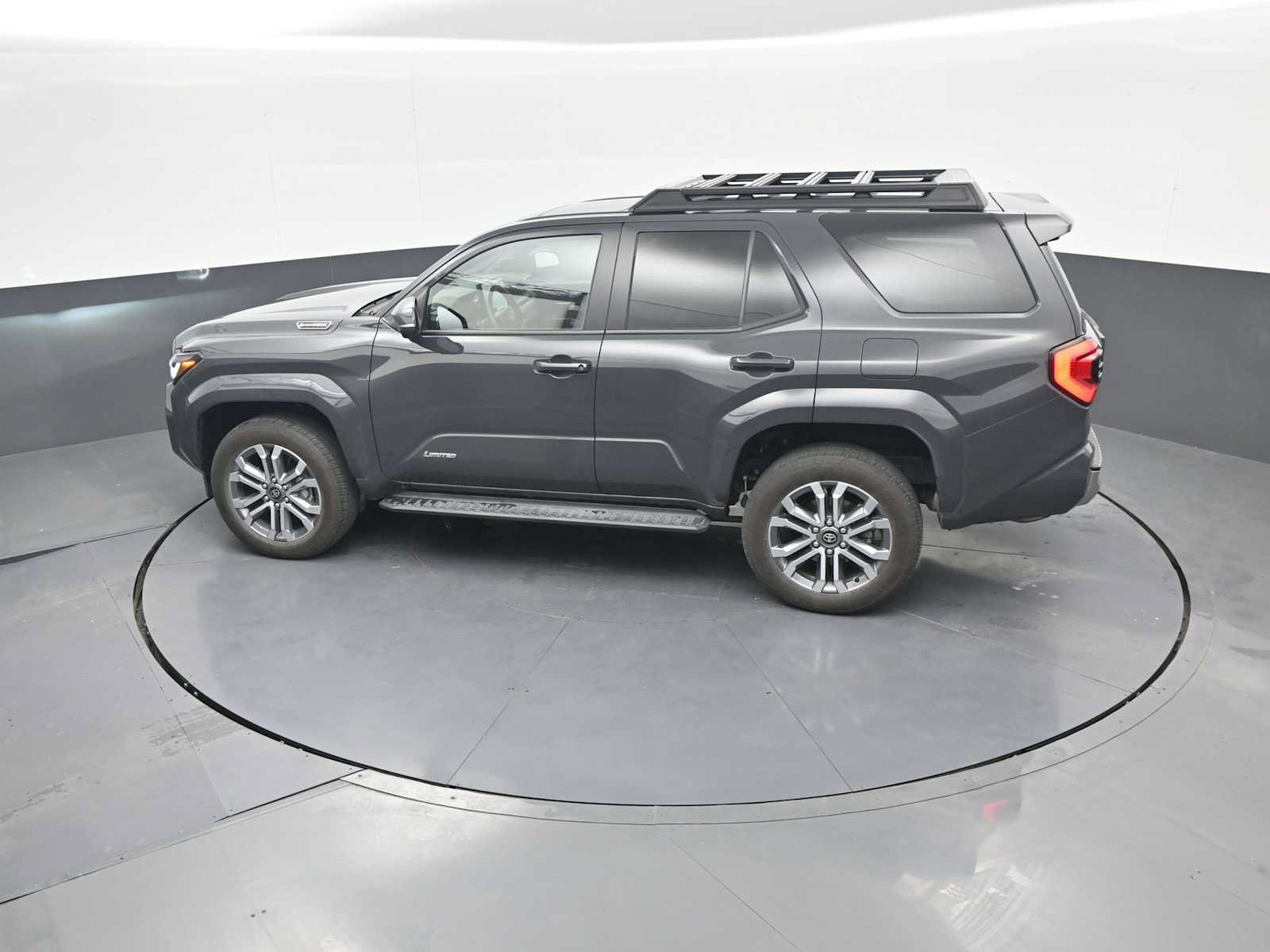 Used 2025 Toyota 4Runner Limited AWD/4WD image 33