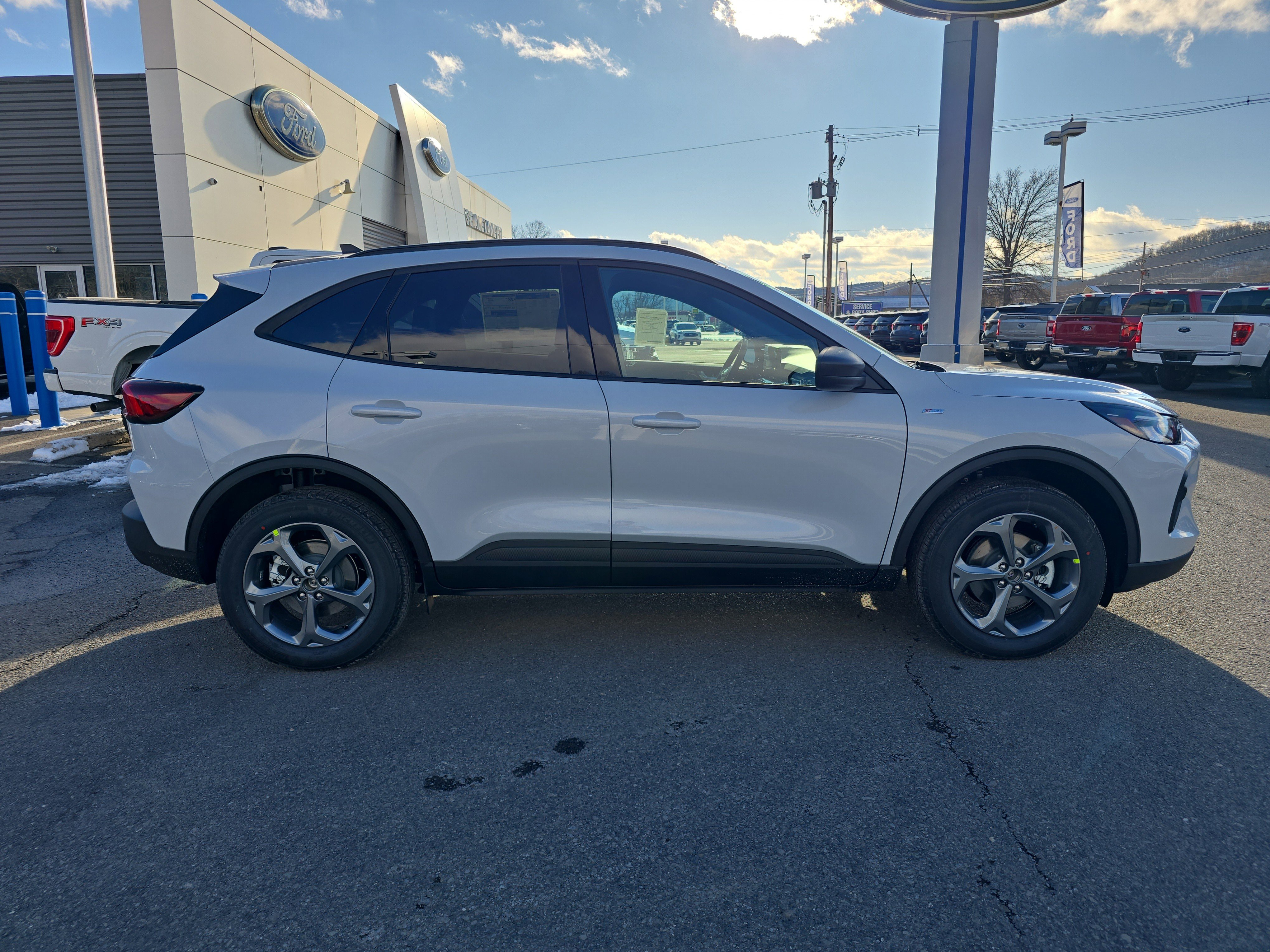 New 2026 Ford Escape ST-Line w/ Tech Pack #1 image 2