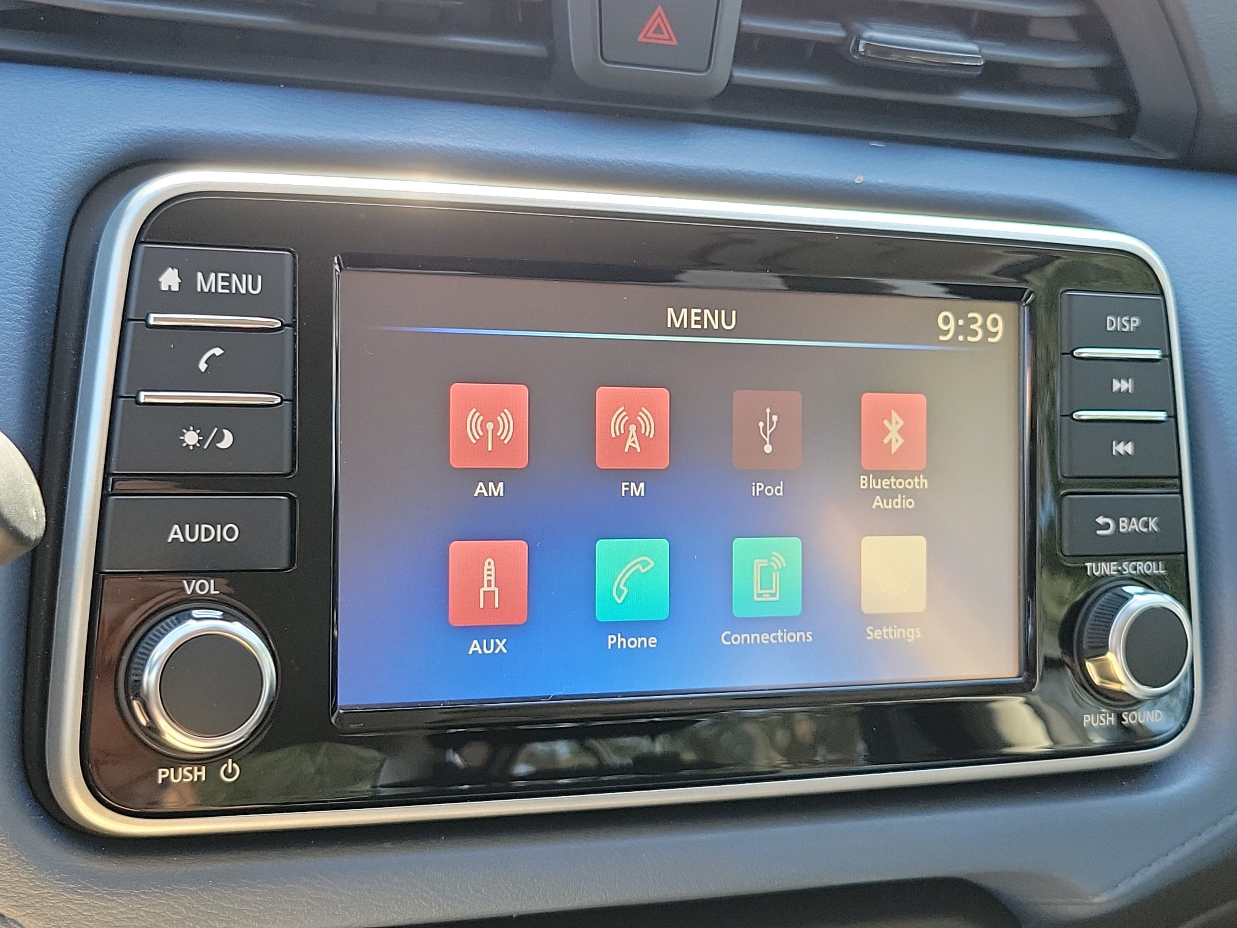 Used 2025 Nissan Versa SV FWD image 19