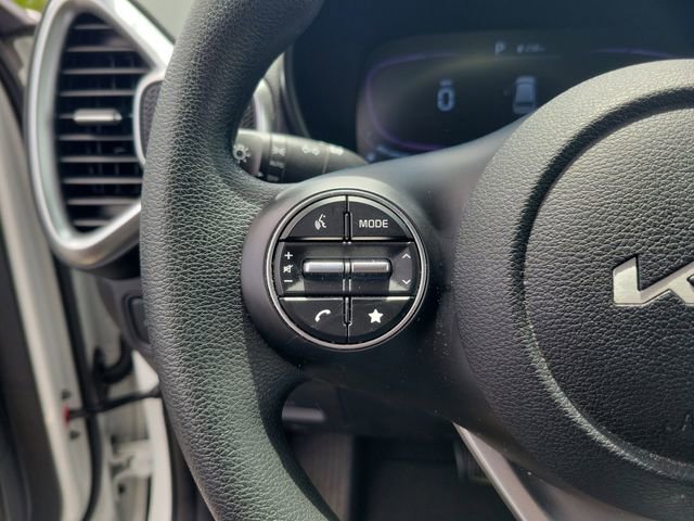 Certified 2025 Kia Soul LX w/ LX Technology Package FWD image 16