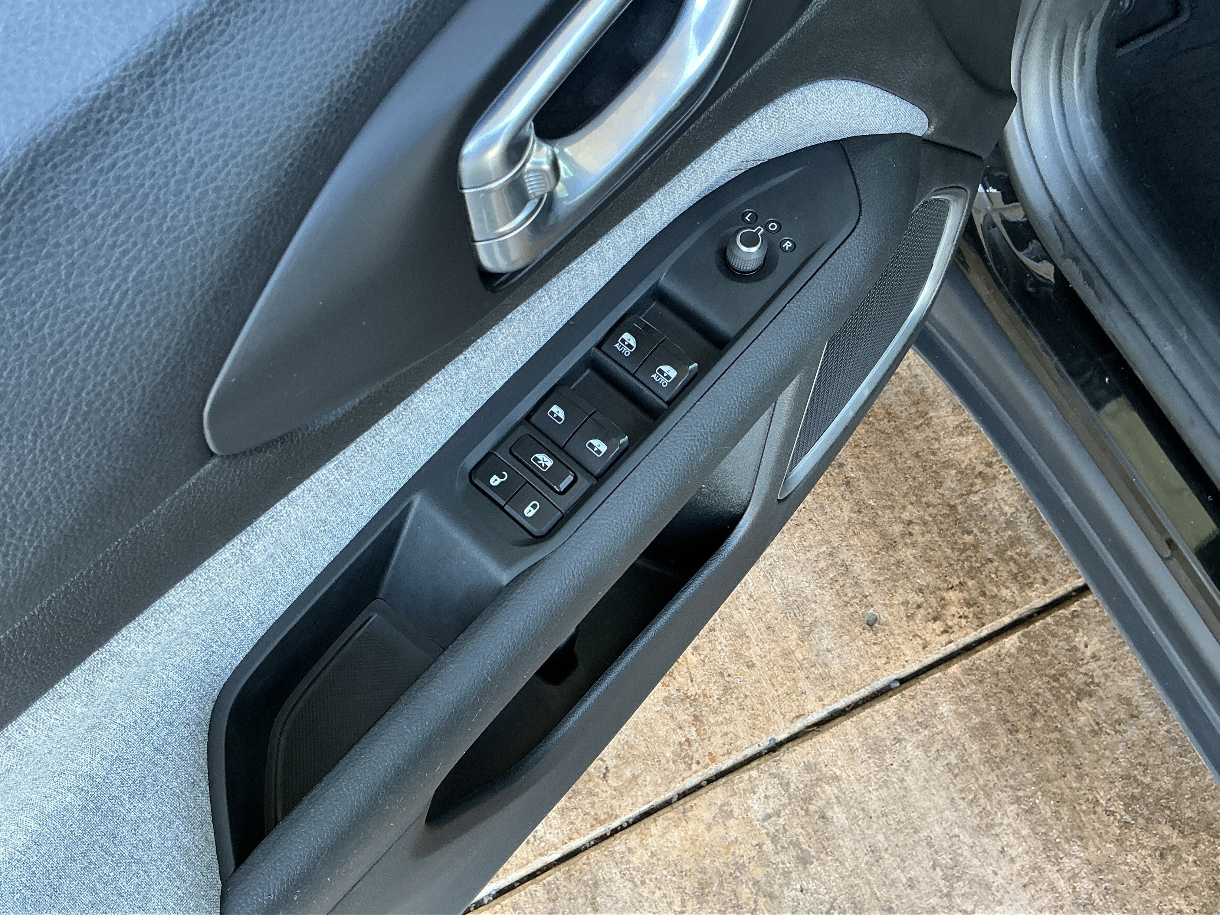 Used 2024 Jeep Compass Latitude image 15