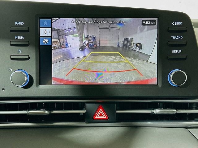 Used 2025 Hyundai Elantra SE FWD image 19