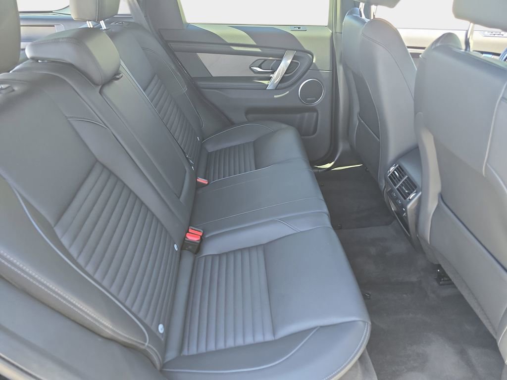 Certified 2025 Land Rover Discovery Sport Dynamic SE AWD/4WD image 11