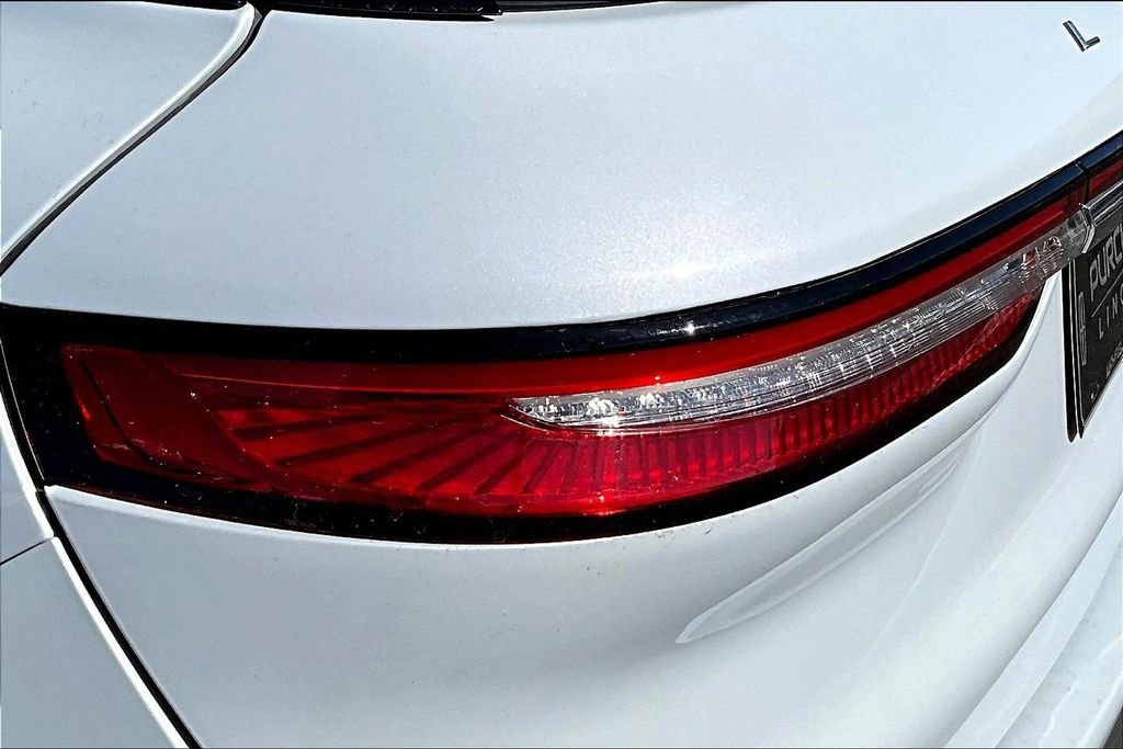 Used 2025 Lincoln Corsair Premiere image 25