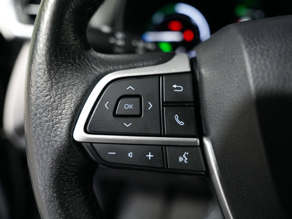 Used 2024 Toyota Sienna XLE w/ XLE Plus Package FWD image 21