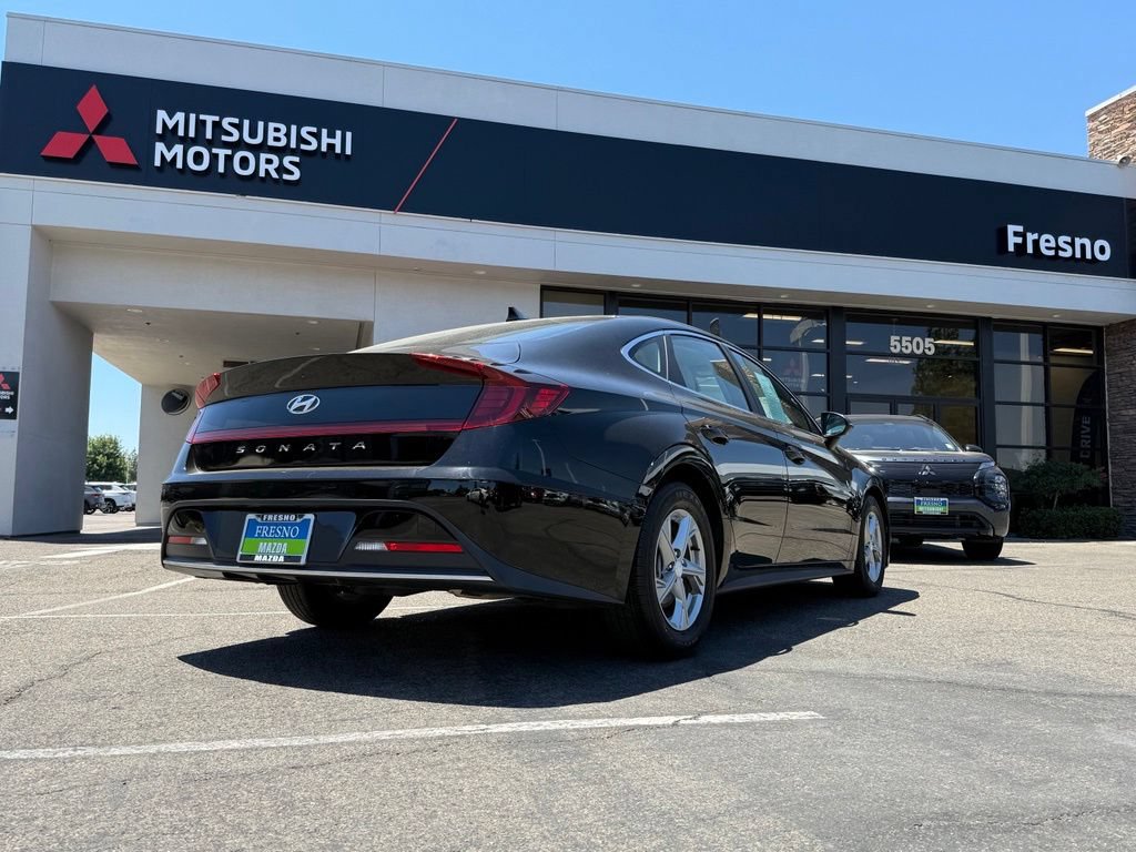 Used 2023 Hyundai Sonata SE w/ Cargo Package FWD image 8