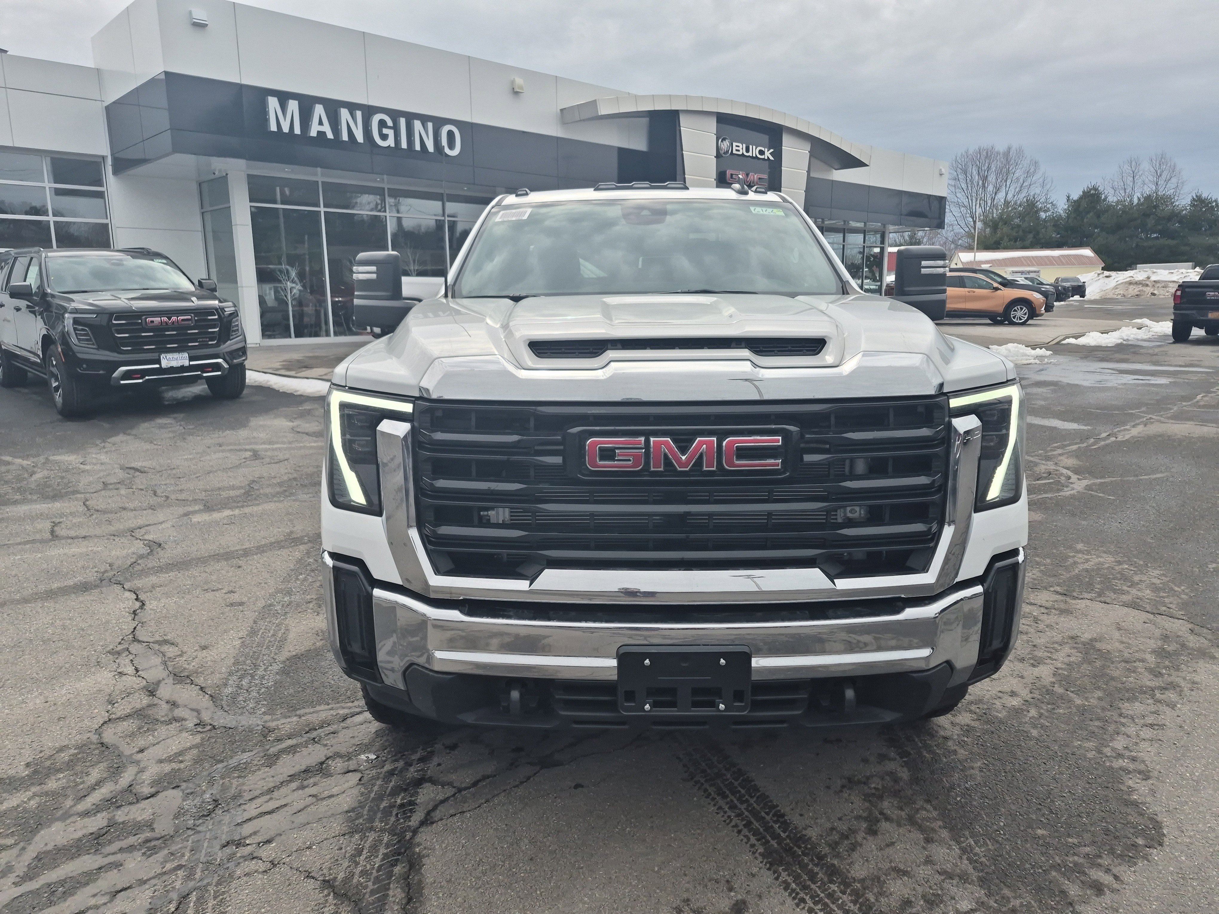 Used 2026 GMC Sierra 3500 Pro image 8
