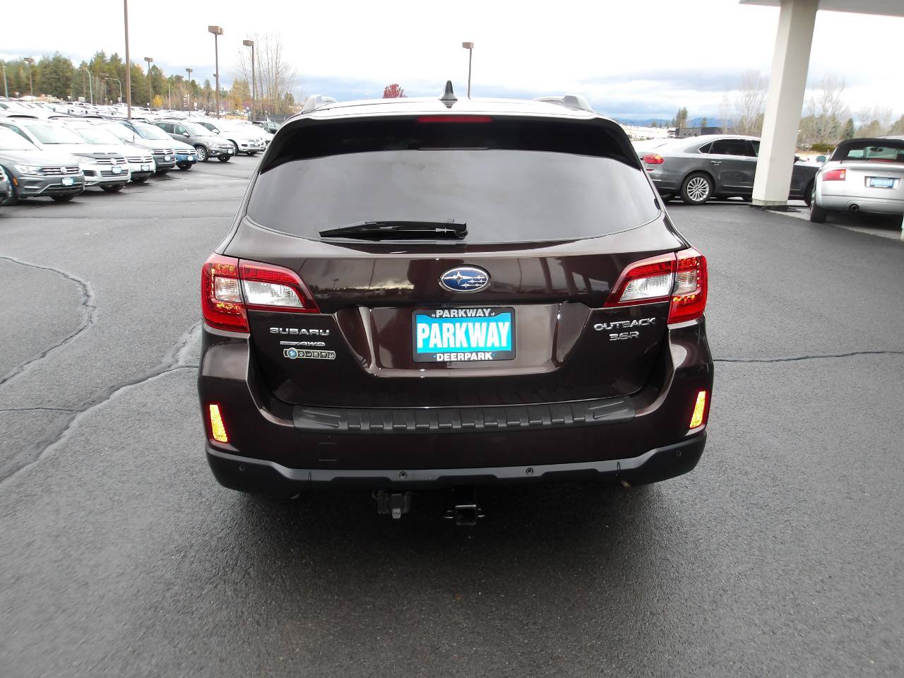 Used 2017 Subaru Outback 3.6R Touring w/ Popular Package #5A AWD/4WD image 4