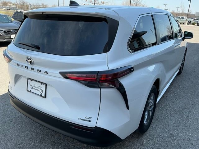 Used 2022 Toyota Sienna LE FWD image 6
