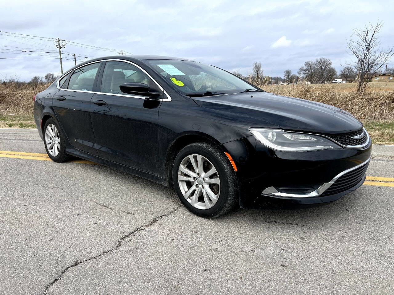 Used 2017 Chrysler 200 Limited Platinum w/ Comfort & Convenience Group image 1