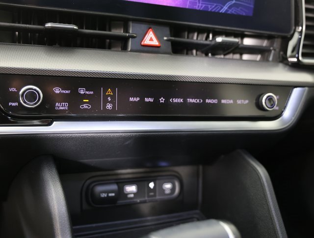 Certified 2025 Kia Sportage SX image 7