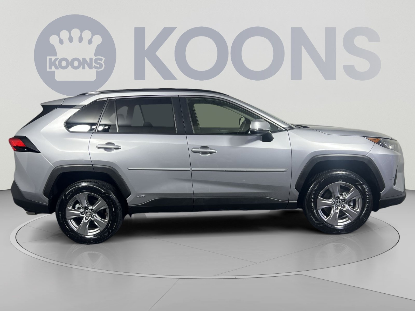 Used 2022 Toyota RAV4 LE AWD/4WD image 12